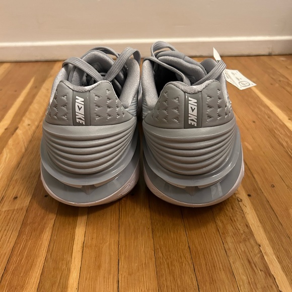 Nike GT cut 2 size 6 with box - Picture 4 of 6